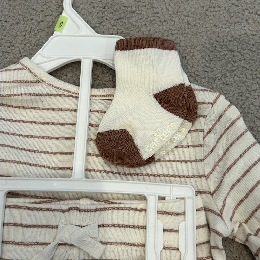 Striped Kids 3 piece Set with Socks - Picture 3 of 3